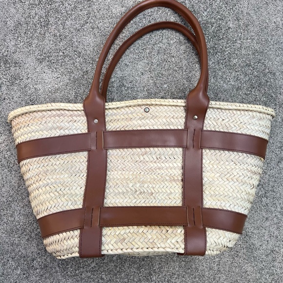 Stylish Tan Woven Tote Bag - Picture 3 of 6